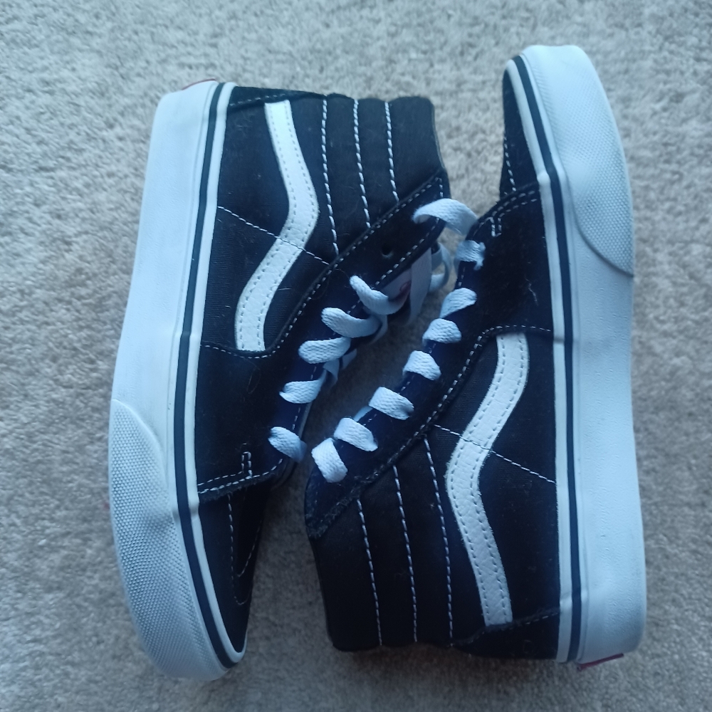 Vans Black Kids size 2 Sk8-Hi